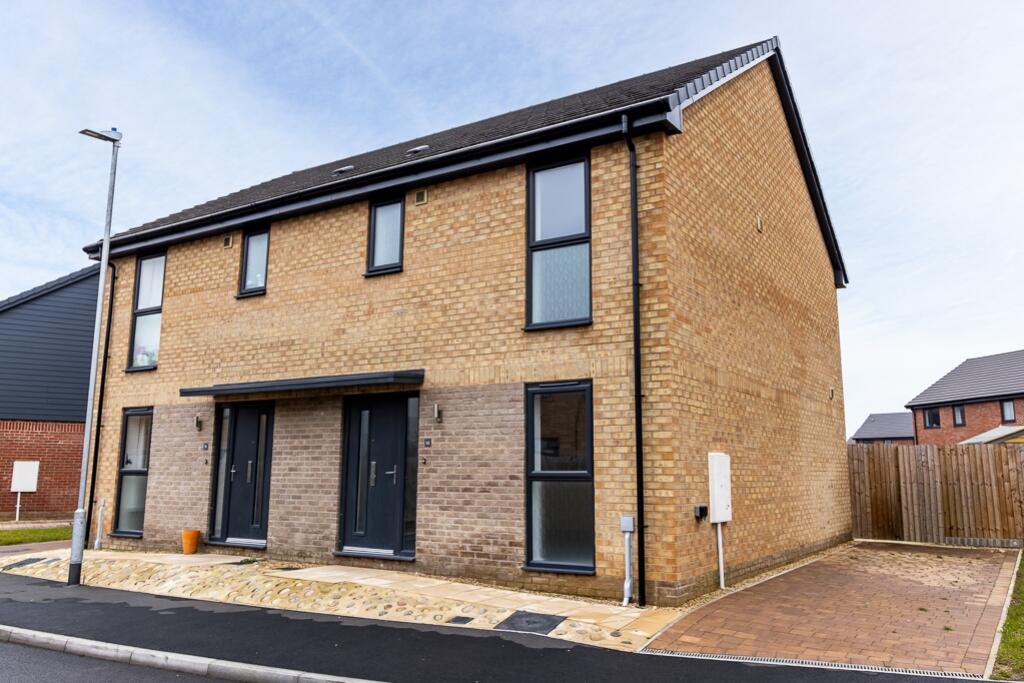 3-bed semi-detached on The Furrows, Boston, Lincolnshire, PE21, £92,500
