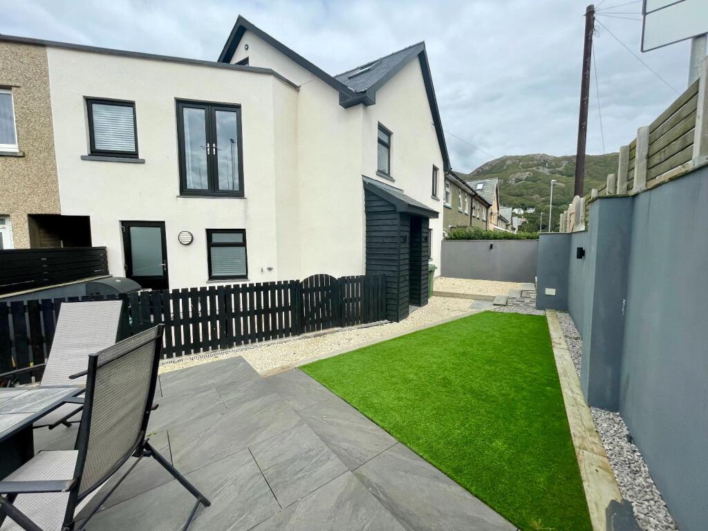Main image of property: 10 Heol Idris, Barmouth, LL42 1HU