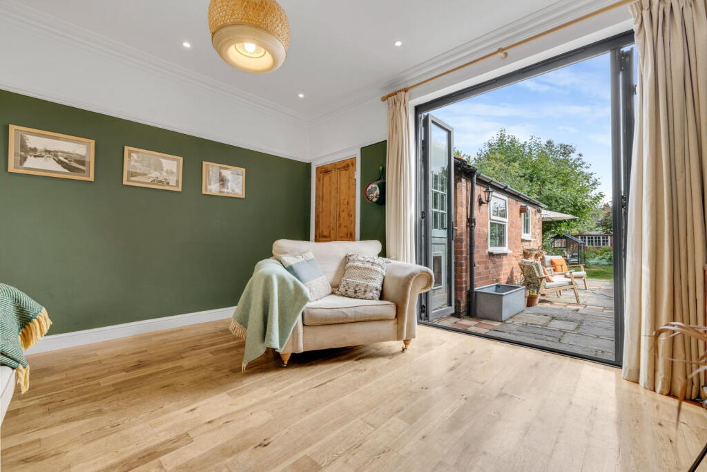 House in Dudley - View 4