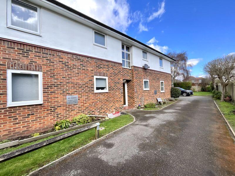 1-bed flat on Cranleigh Road, Southbourne, Bournemouth, £120,000
