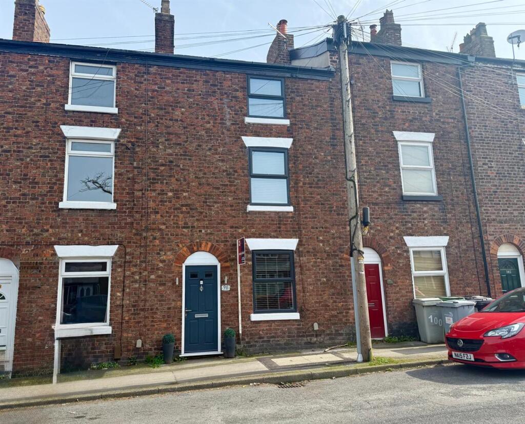 4-bed terraced on Bond Street, Macclesfield, £300,000