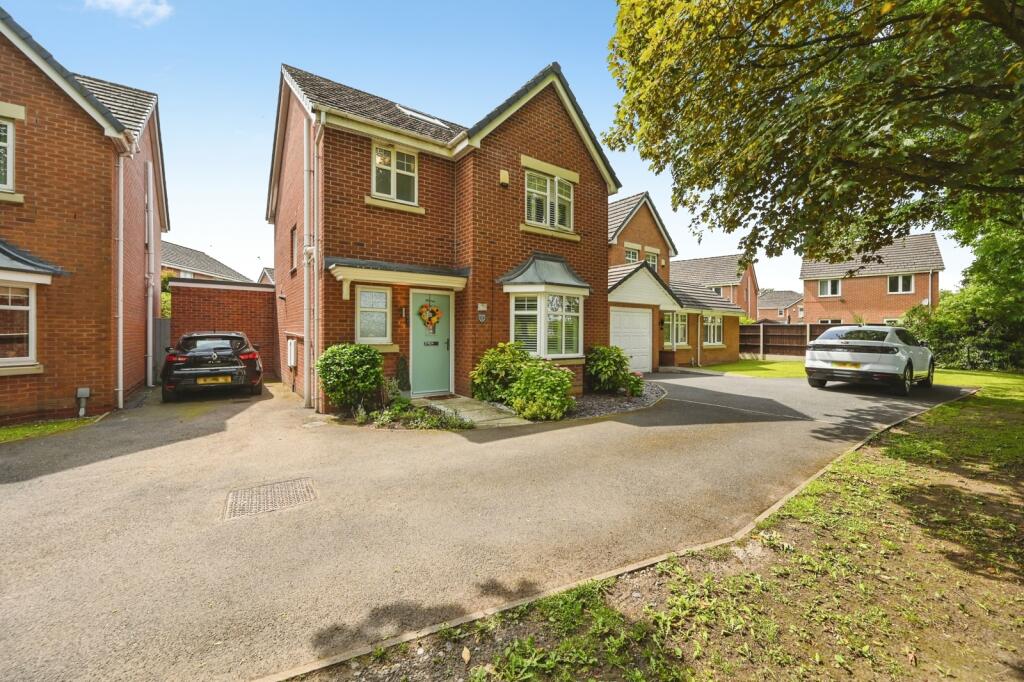 Main image of property: Redhill Close, Great Sankey, Warrington, Cheshire, WA5