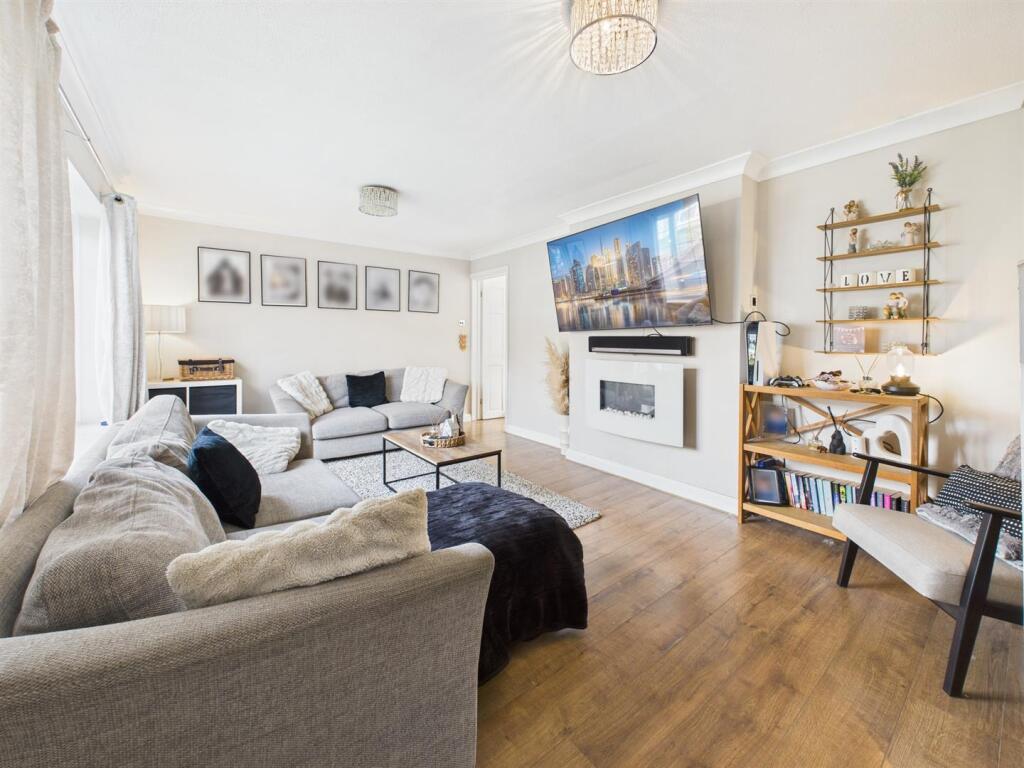 Avington Close, Tilehurst, Reading – pohled 2