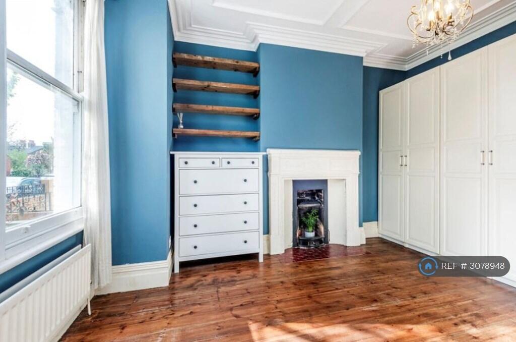 Apartment in London - View 2