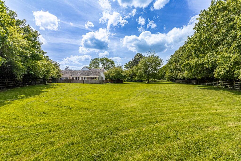 House in South Derbyshire, Etwall - View 3