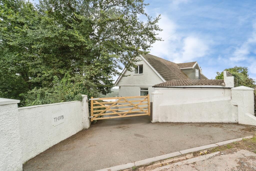 Main image of property: The Ridgeway, Manorbier, Tenby, Pembrokeshire, SA70
