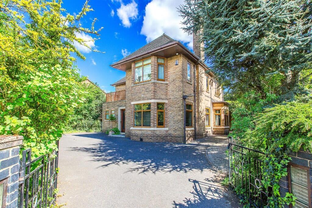 Main image of property: Rockingham Road, Kettering, Northamptonshire, NN16