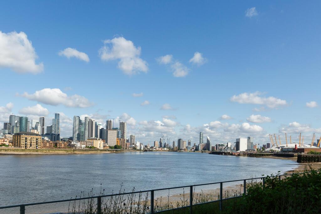 Units 14 River Gardens Walk 15.jpg