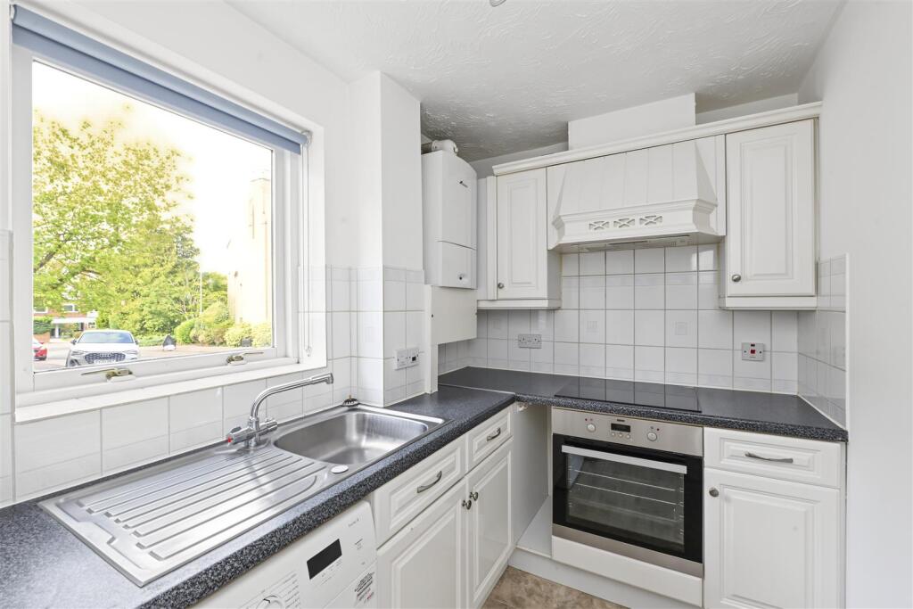 Milton Road, Harpenden photo 2
