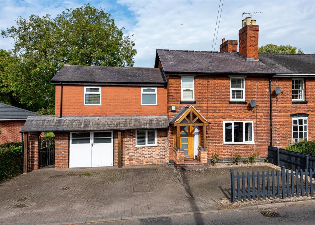 4-bed semi-detached on Glenhurst, 68 Suckling Green Lane, Codsall, Wolverhampton, WV8 2BY, £499,950
