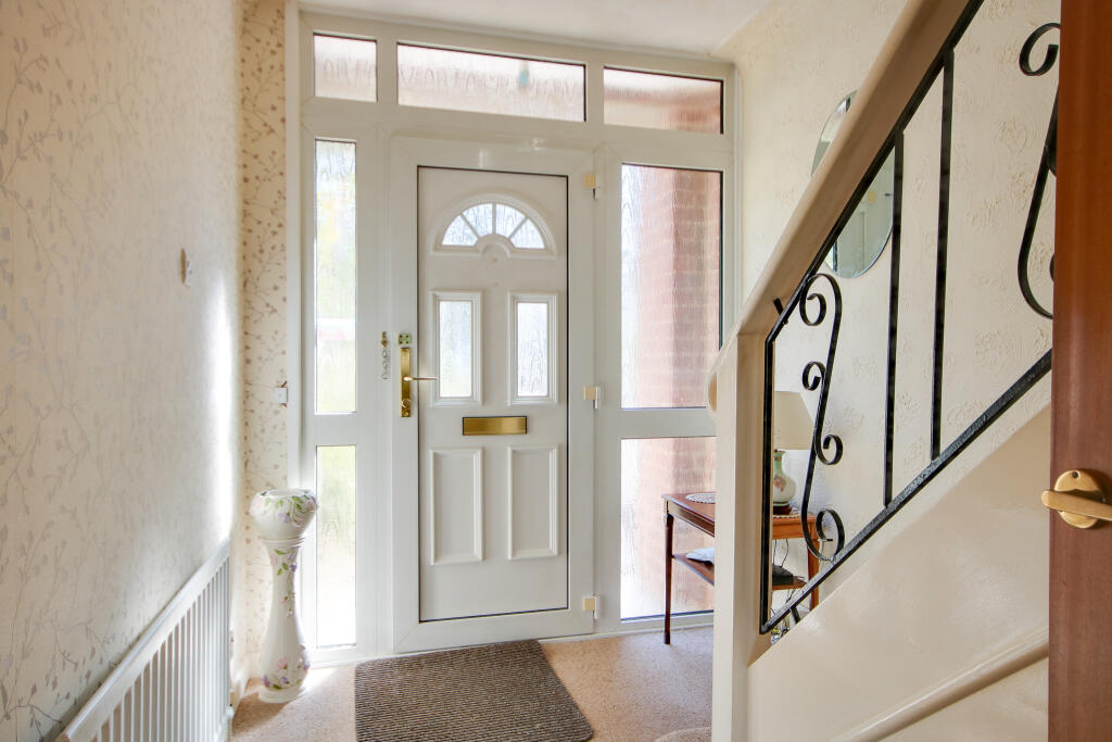 House in Southampton - More