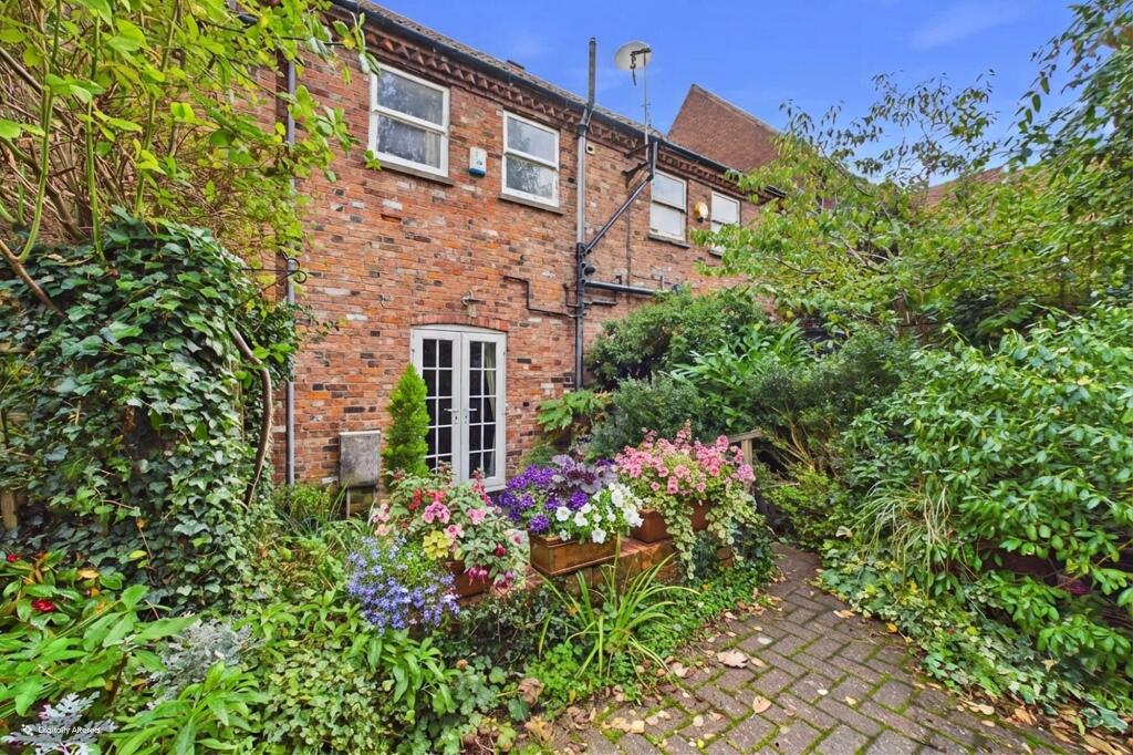 Main image of property: Finkle Lane, Barton-upon-Humber, North Lincolnshire, DN18