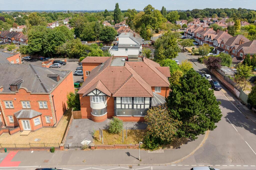 251 Warwick Road, Solihull, B92 7AH - by Present Your Property 0045.jpg