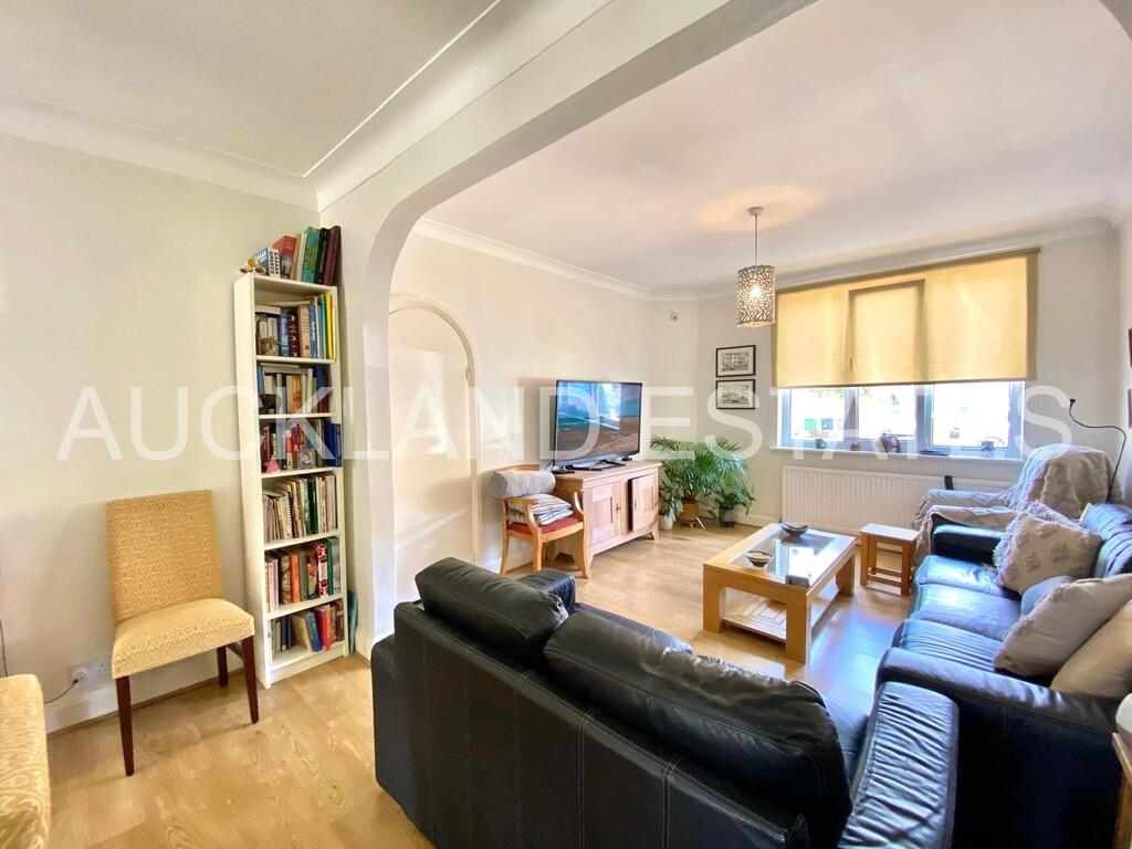 Sherwood Avenue, Potters Bar photo 3