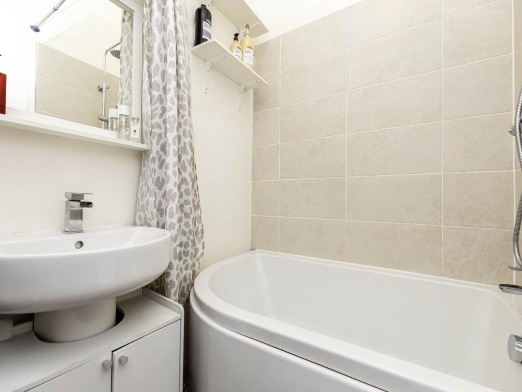 Apartment in Bournemouth - More