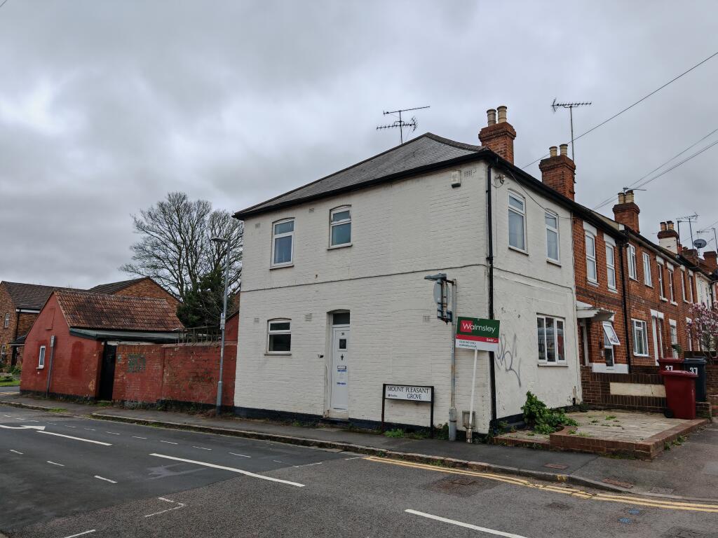 Main image of property: 35 Mount Pleasant, Reading, Berkshire RG1 2TF