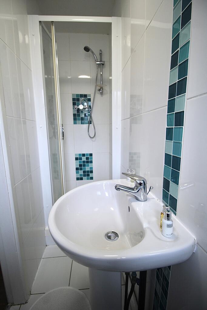 Main image of property: Flat 6, 30 Kelso Road, LS2 9PR