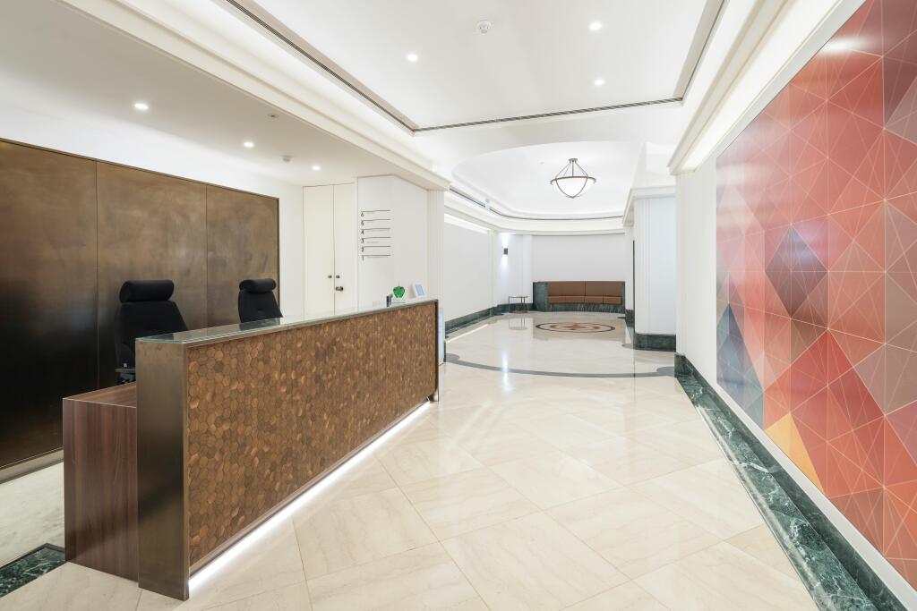 86 Jermyn St reception.jpg