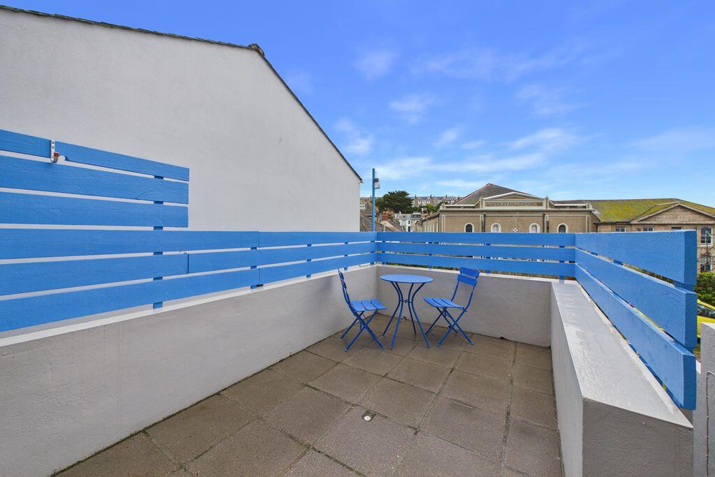 Apartment in Truro - View 5