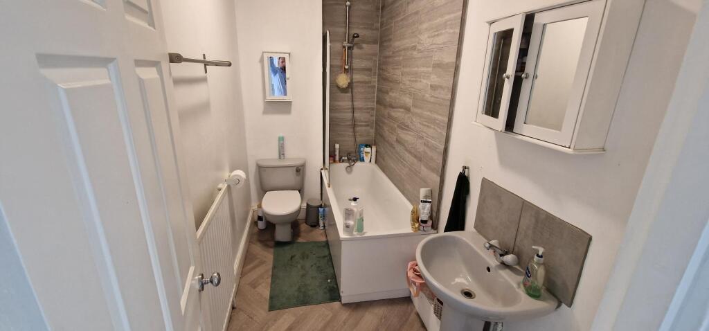 2 bedroom ground floor flat for rent