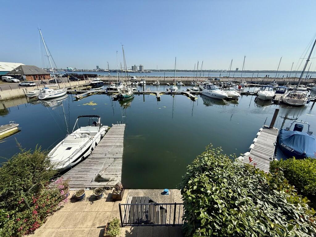 White Heather Court, Hythe Marina Village  photo 4