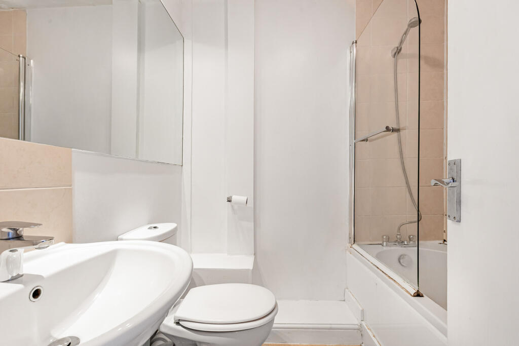 House in South Oxfordshire, Ladygrove, Didcot - More
