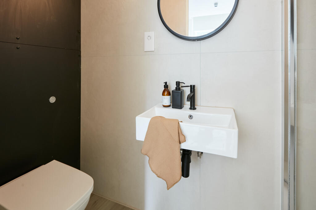 Apartment in London, Royal Borough of Greenwich - More