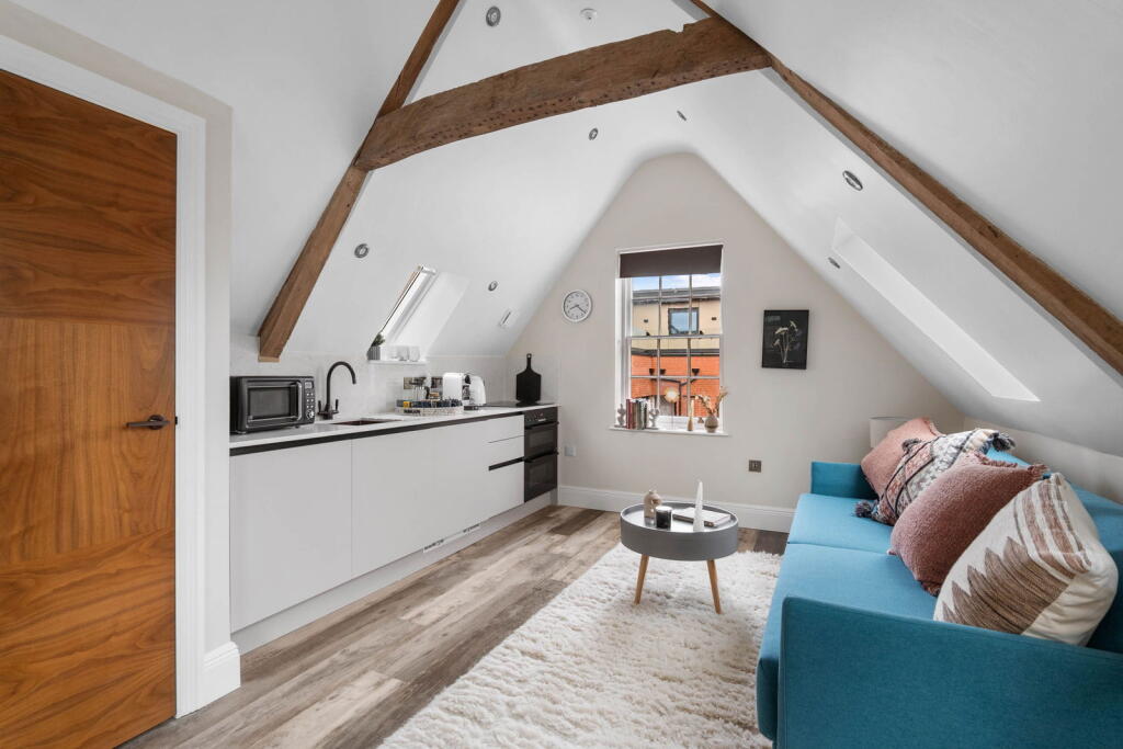 The Loft, Apartment 12, Vinegar House, Foregate Street, Worcester.  WR1 1DJ photo 3