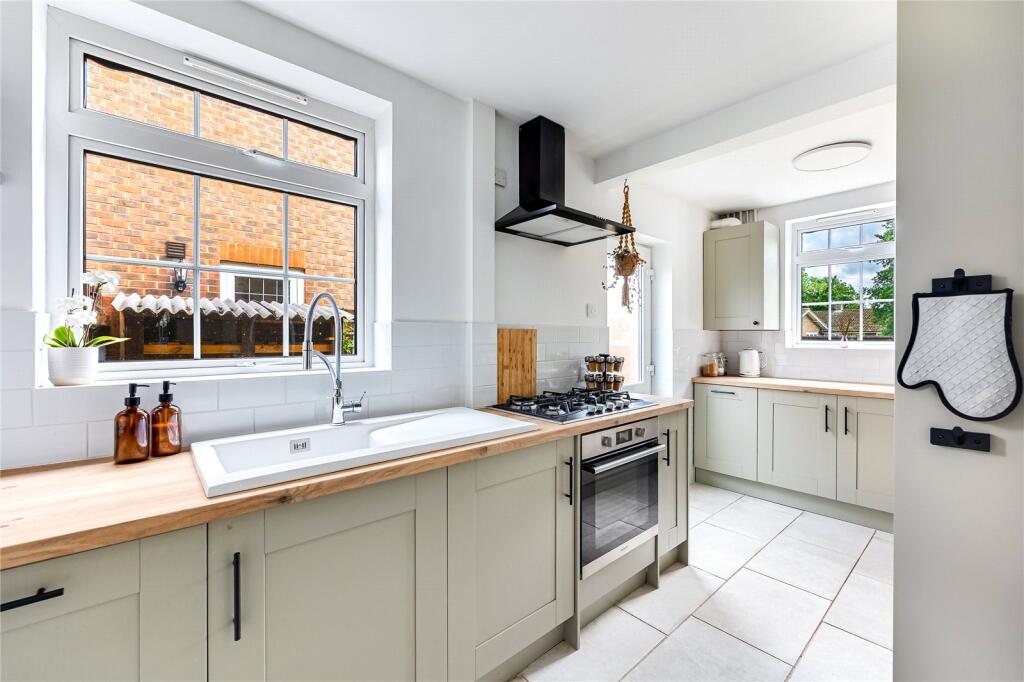 House in Toddington, Central Bedfordshire - View 3