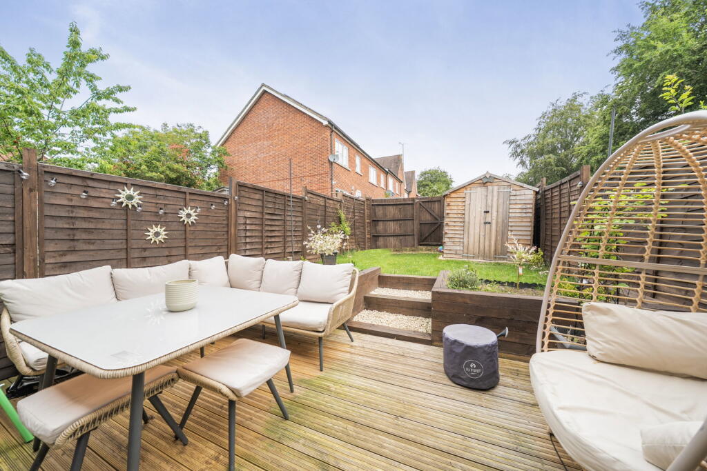 Basswood Drive, Basingstoke RG24 9SW photo 2