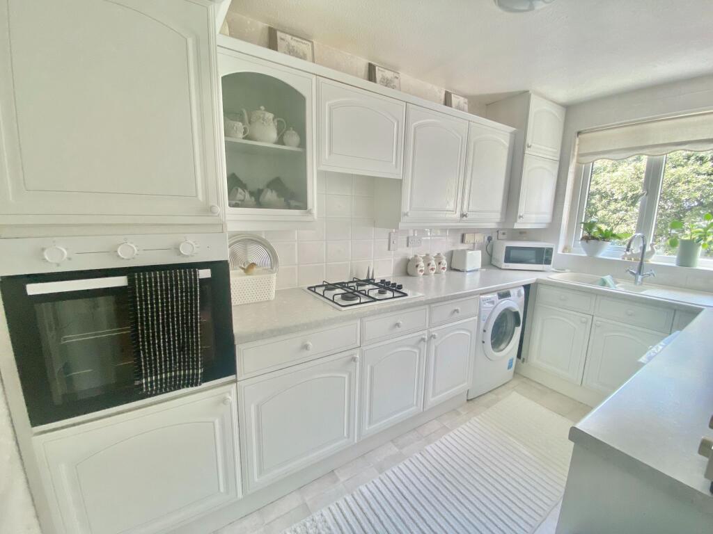 Apartment in Torquay, Wellswood - View 4