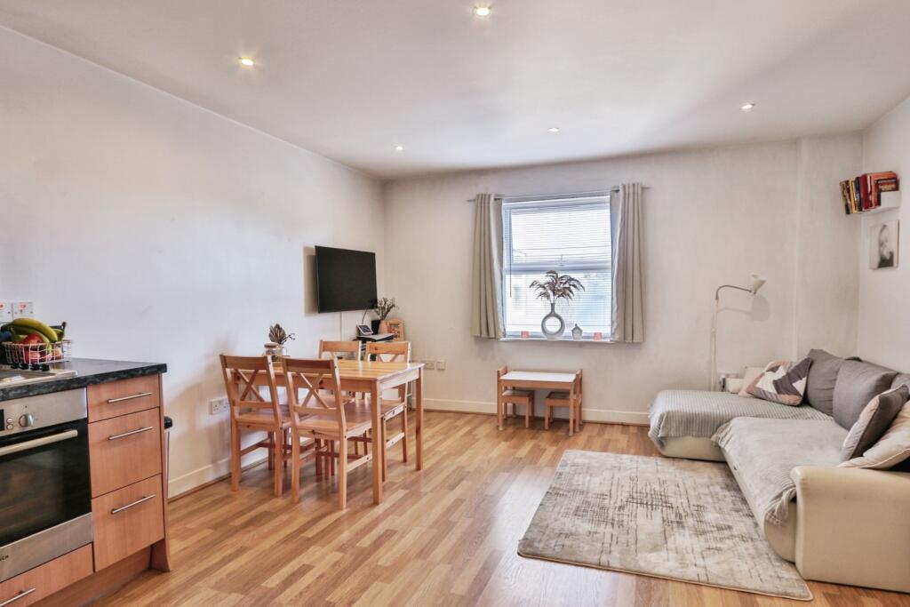 Apartment in Bournemouth - More