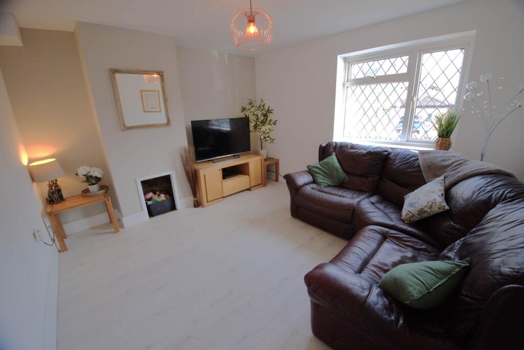 Mandeville Road, Canterbury photo 3