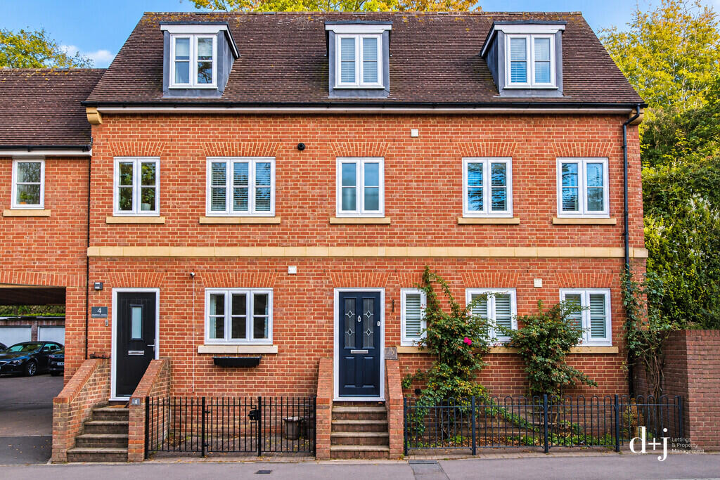 Main image of property: Horseshoe Cottages, Park Street