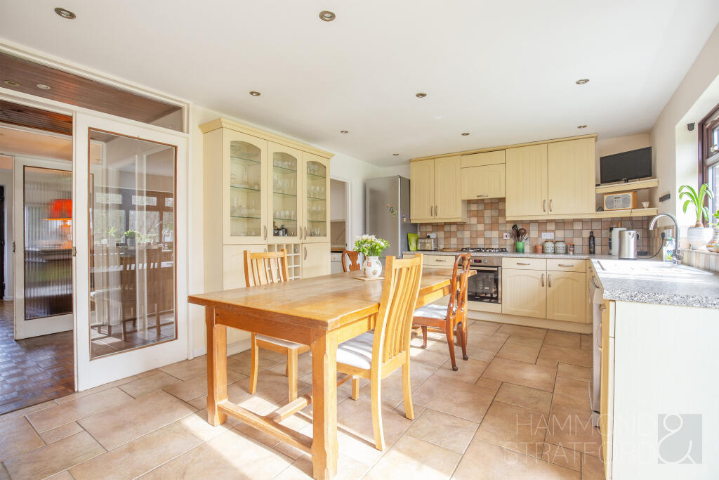 Constable Road, Eaton RIse photo 3