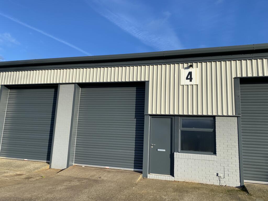 Unit 4 Albion ext pic Nov 23.JPG