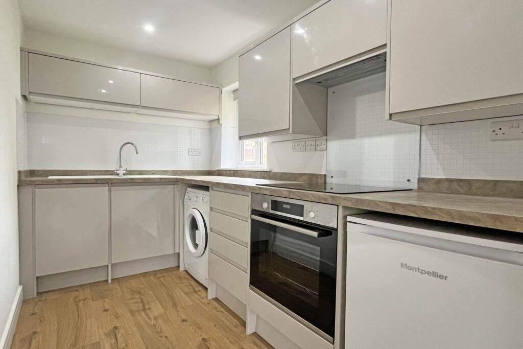Apartment in Brighton - View 3