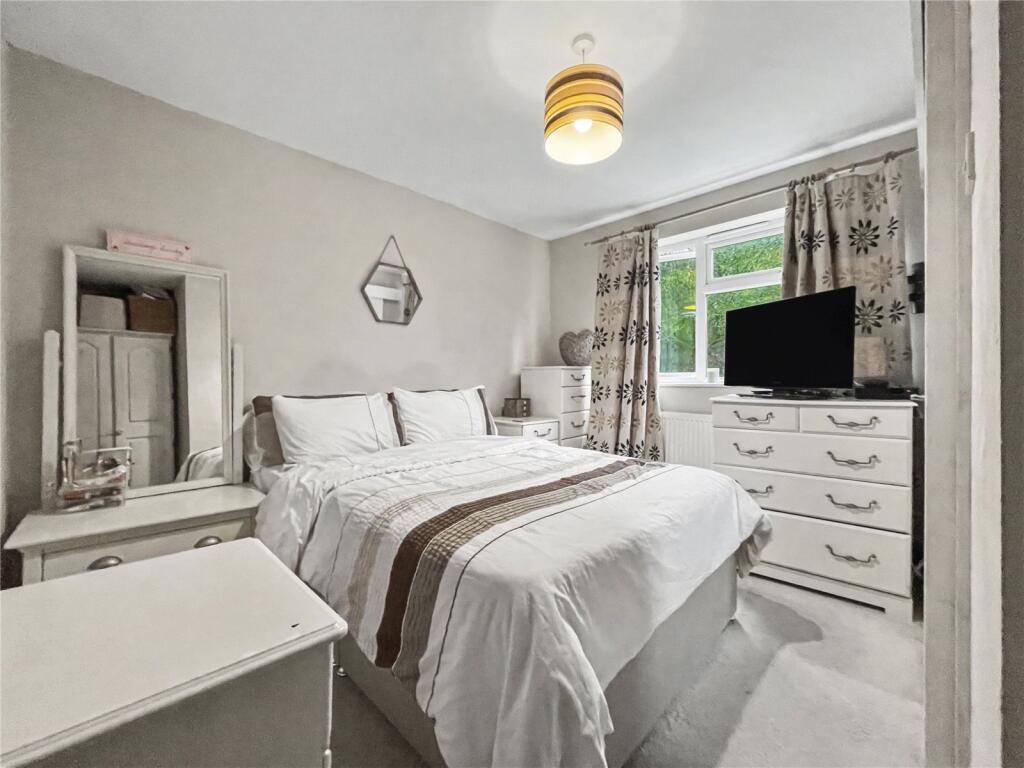House in Gillingham, Medway - View 5