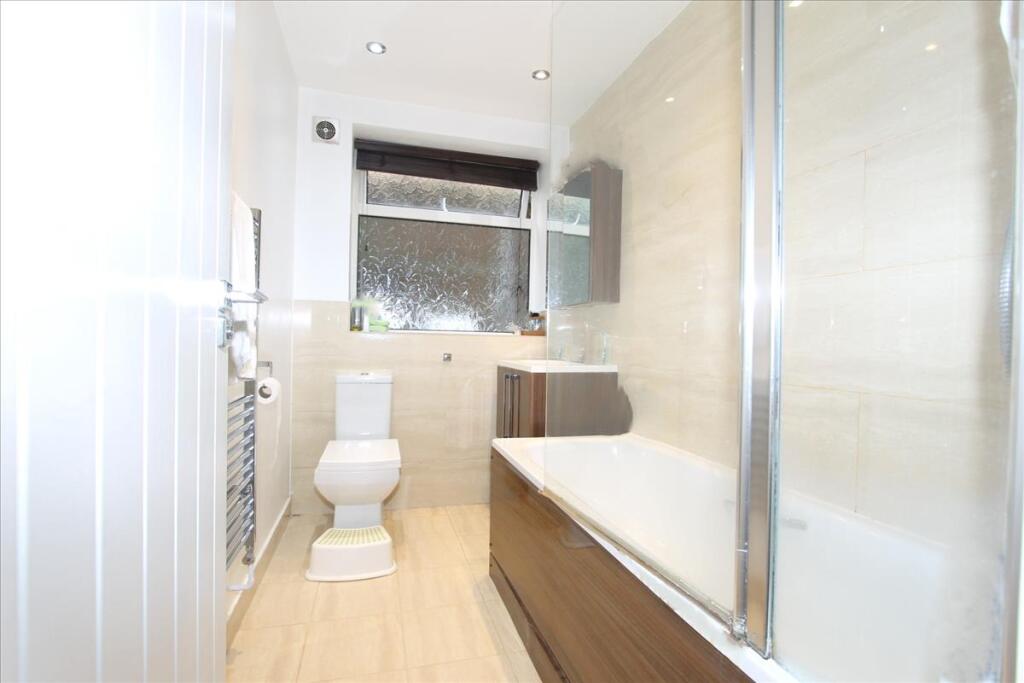 Apartment in Enfield - View 5