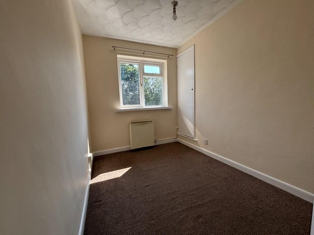 Apartment in Southampton, Midanbury - More