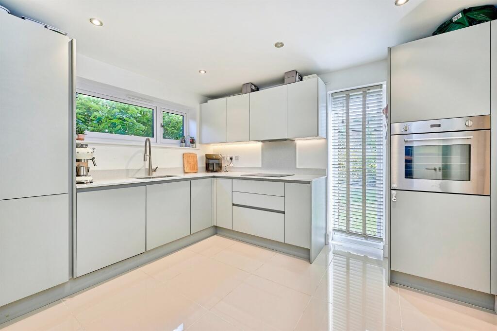 House in Uttlesford, Thaxted - View 3