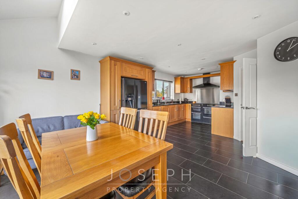 Chatsworth Drive, Rushmere St. Andrew, IP4 photo 2