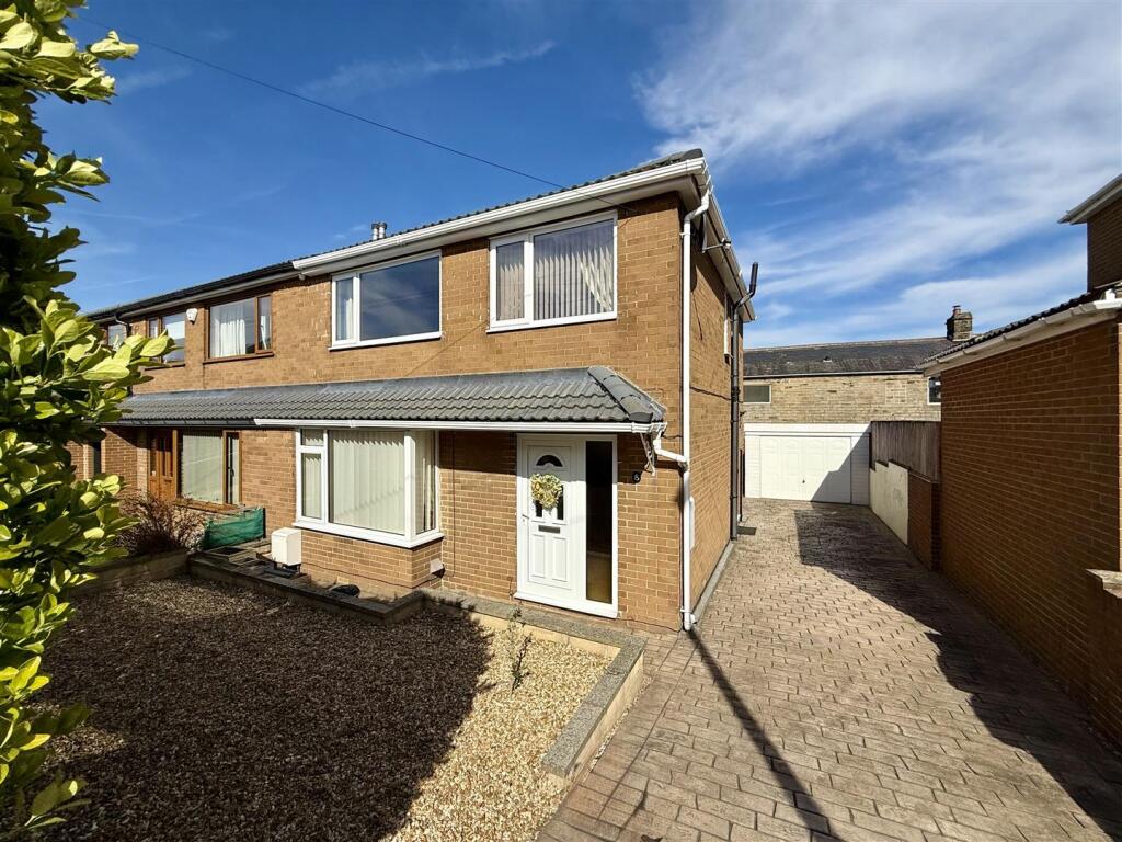 Main image of property: Bedale Avenue, Skelmanthorpe, HD8 9EX