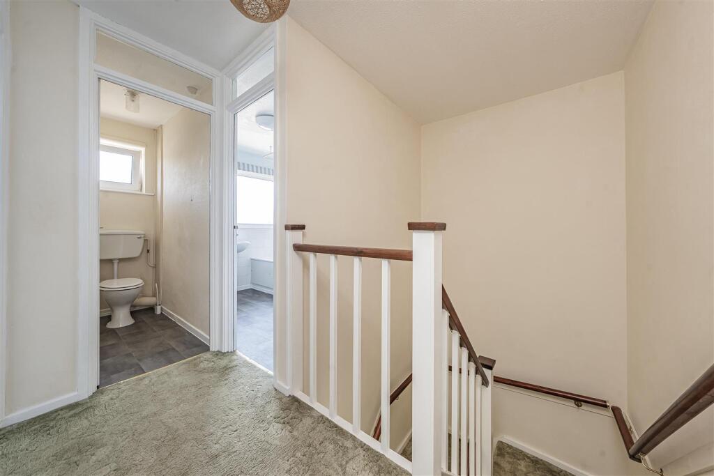 House in Windsor, Dedworth - More