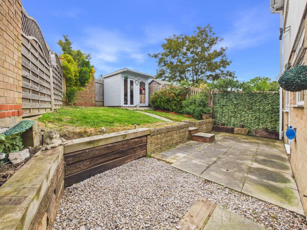 Chelwood Close, Crawley, RH10 photo 4