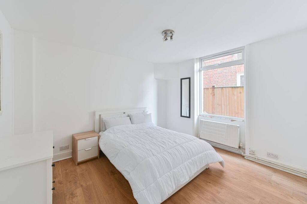 Apartment in London - View 4