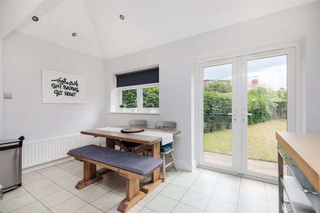 House in Newcastle upon Tyne, North Gosforth - More