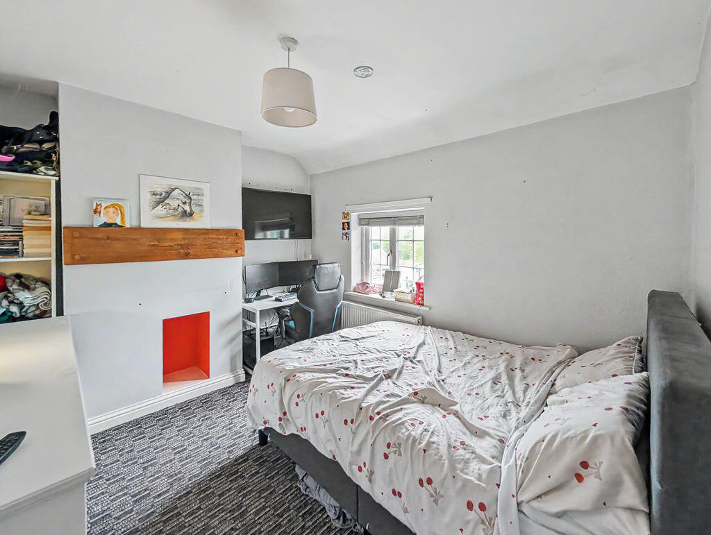 House in Shrewsbury, Oswestry Rural - More