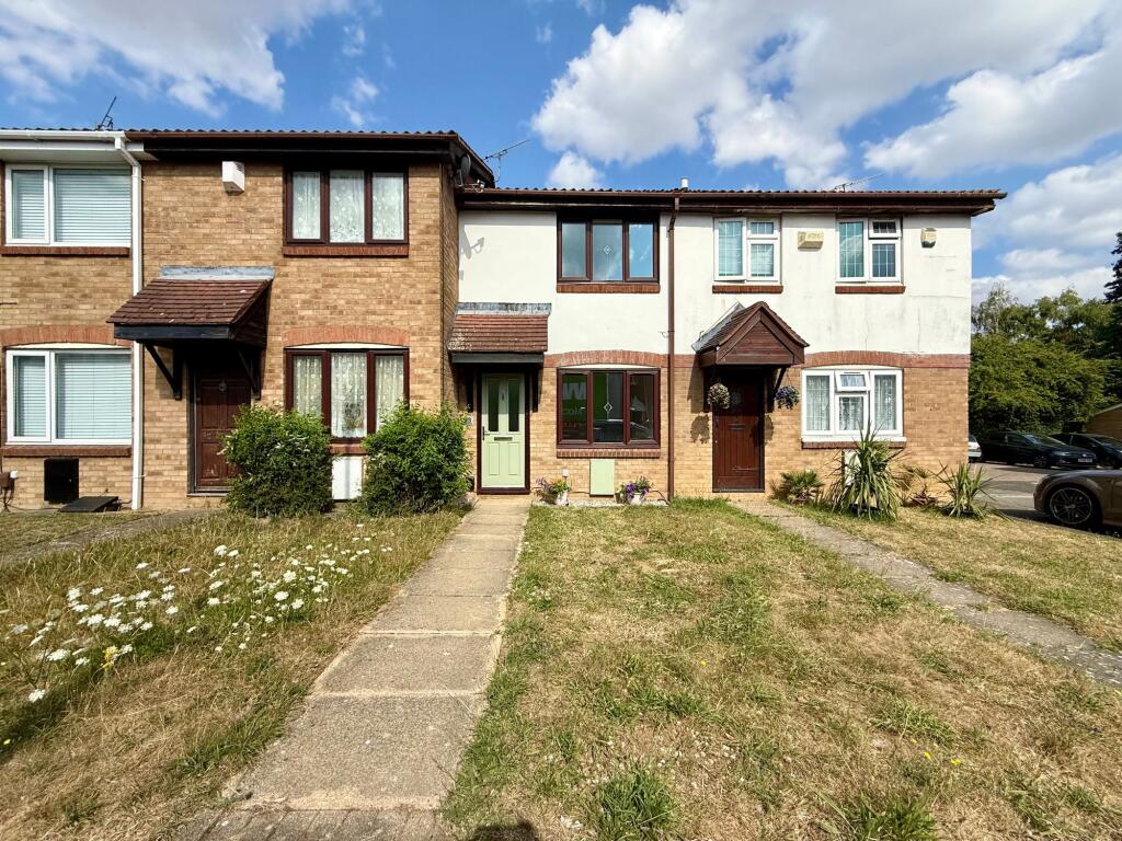 2-bed terraced on Hawkfields, Luton, LU2, £275,000