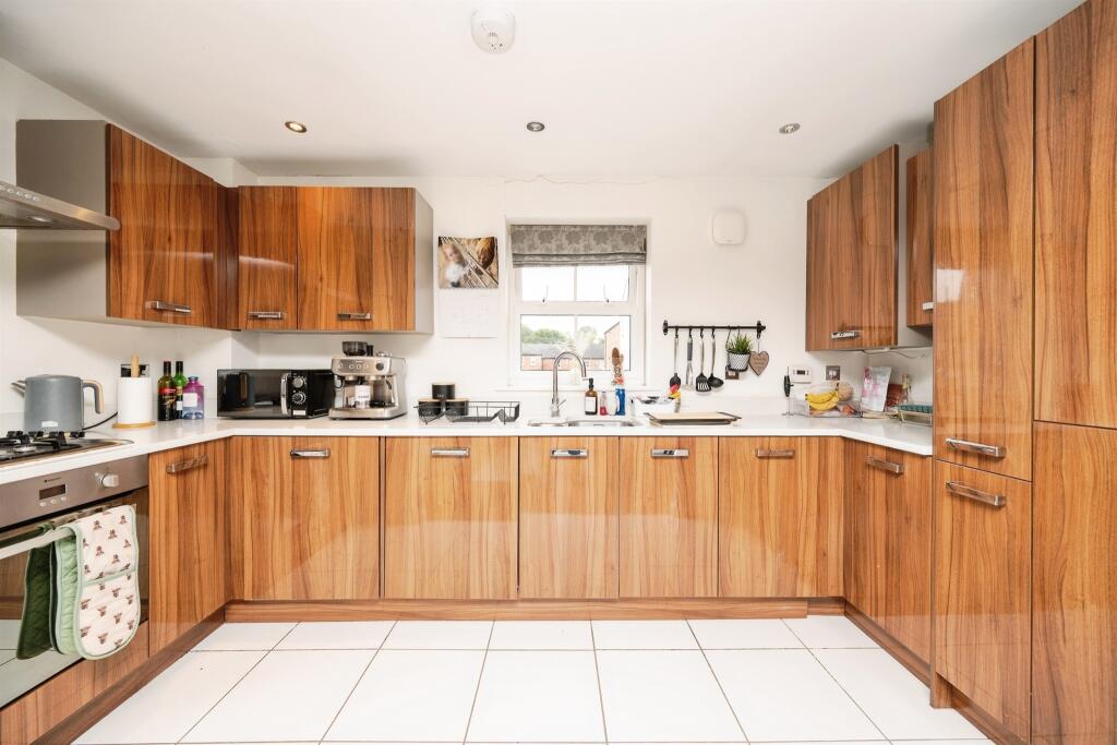 Horseshoe Crescent, BIRMINGHAM photo 4